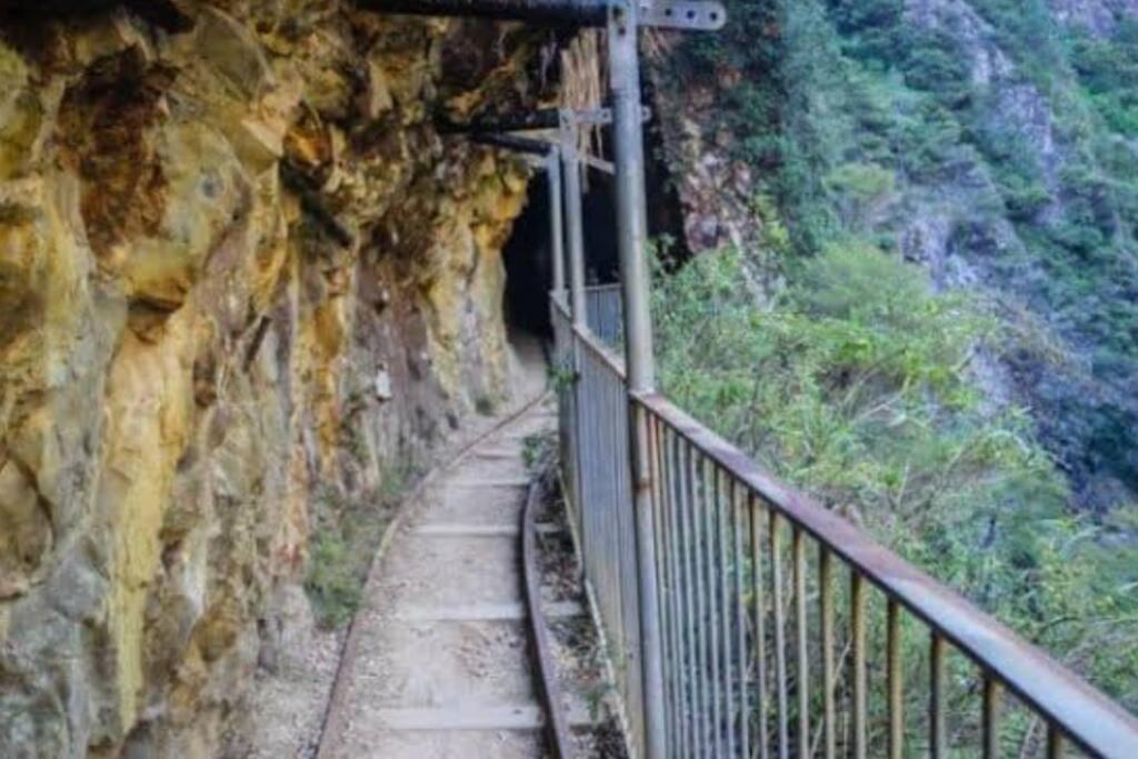 Crown Ridge Miners Cottage Karangahake Екстериор снимка